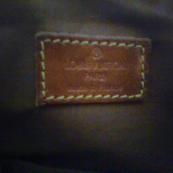 Louis Vuitton Handbag - Picture 3 of 3